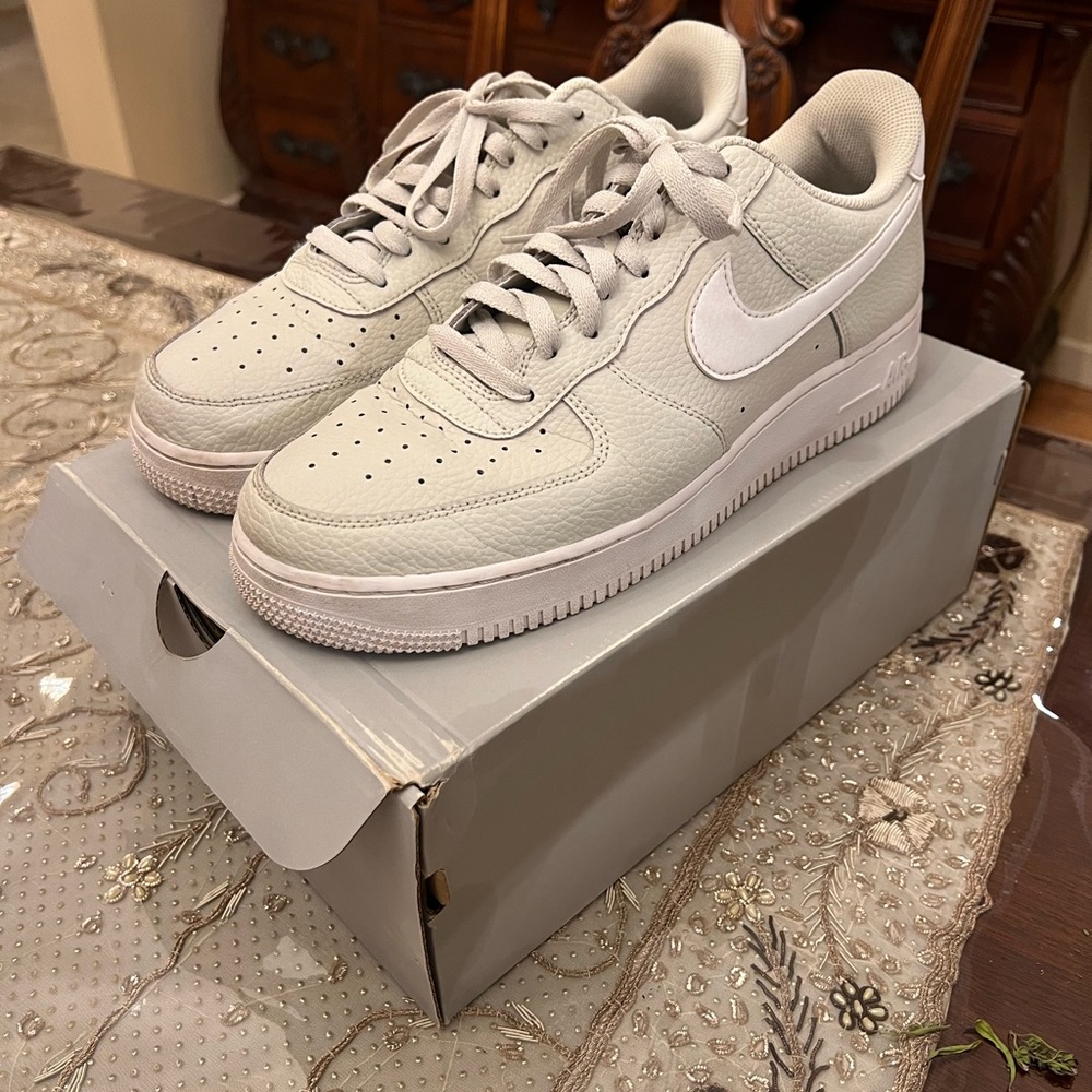 Nike Light Bone/ White Sneakers